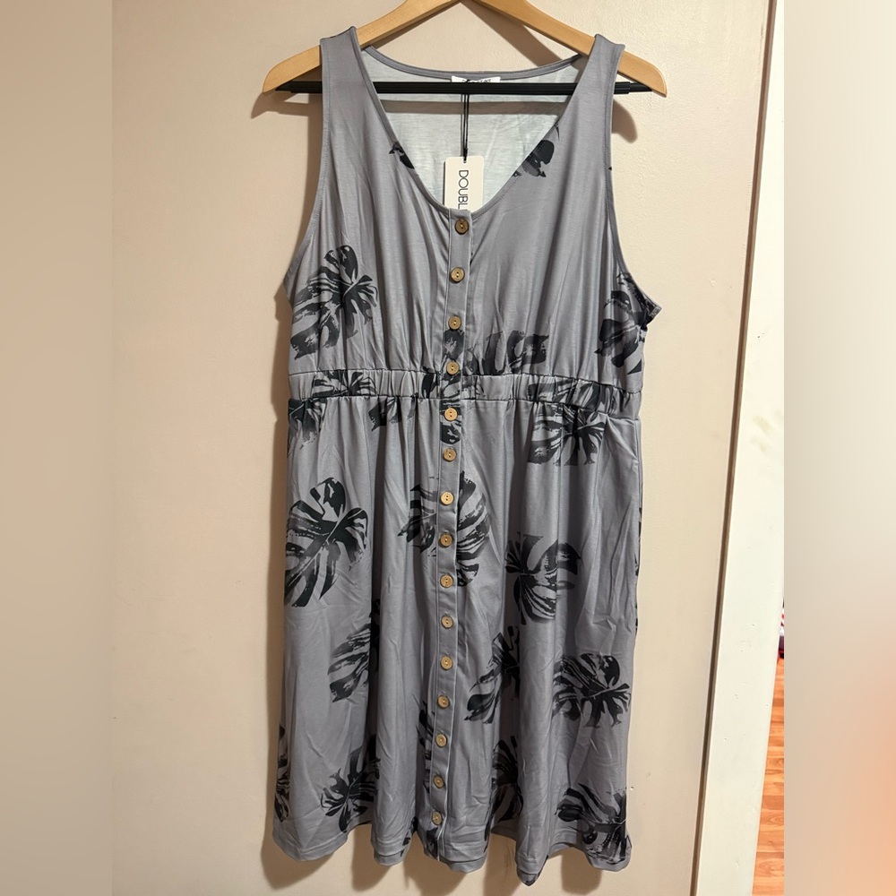DO+BE Gray and Black Leaf Print Midi Dress